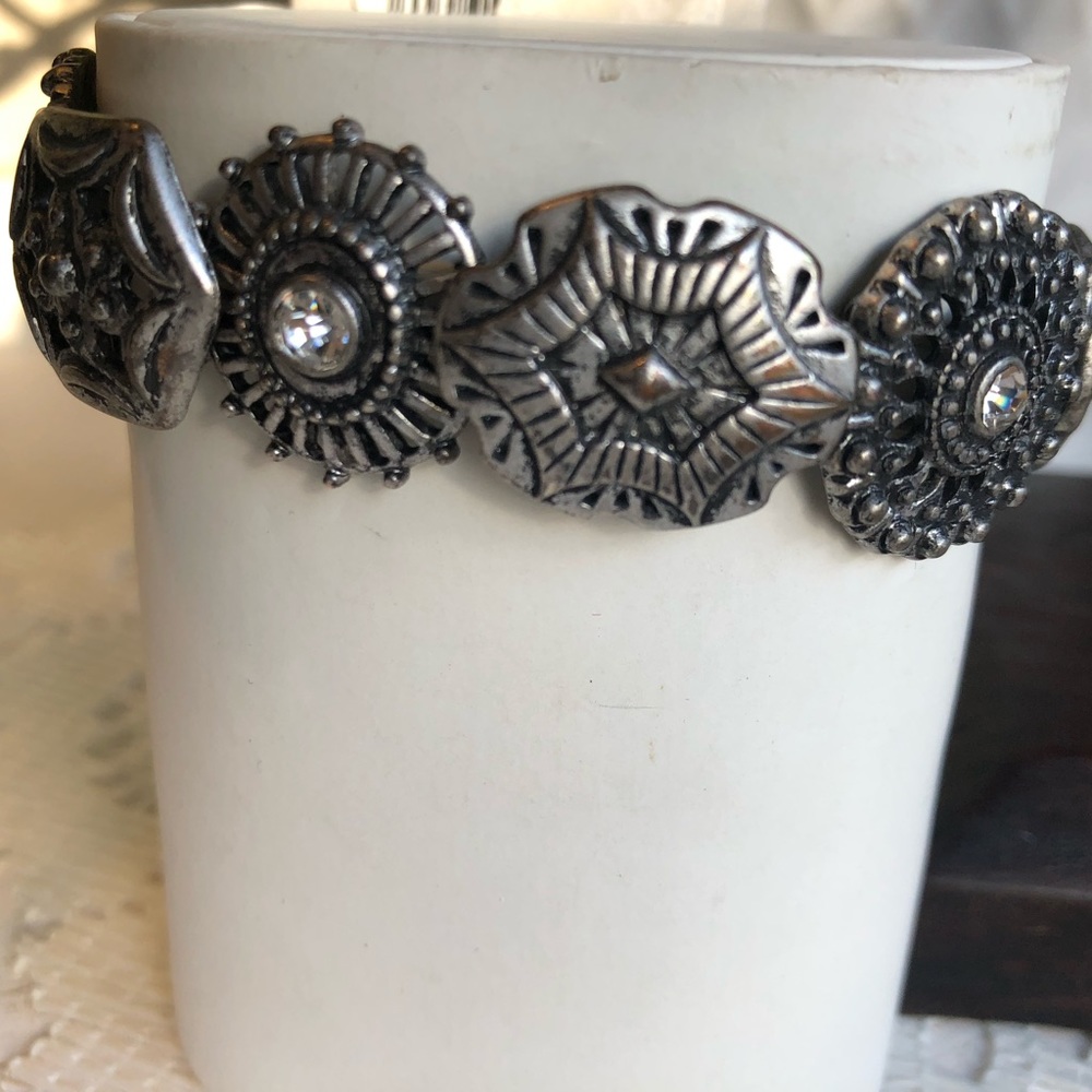 Fast silver stretch bracelet